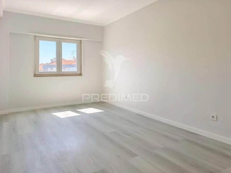Apartamento T4 para Venda em Amora Foto 16