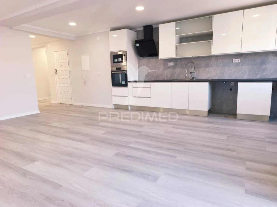 Apartamento T4 para Venda em Amora Foto 5