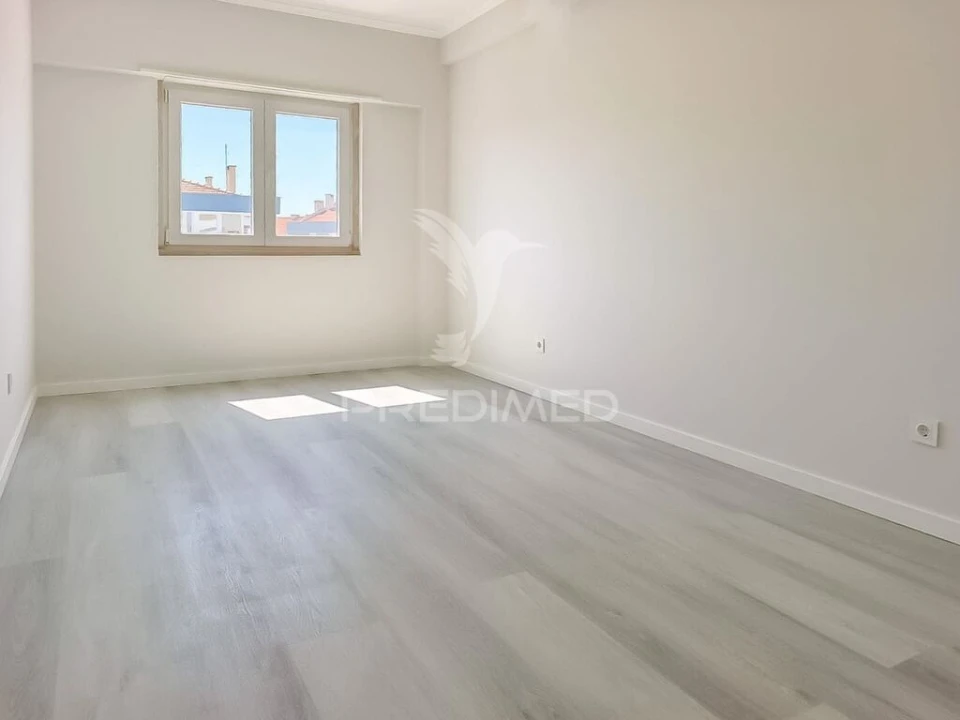 Apartamento T4 para Venda em Amora Foto 18
