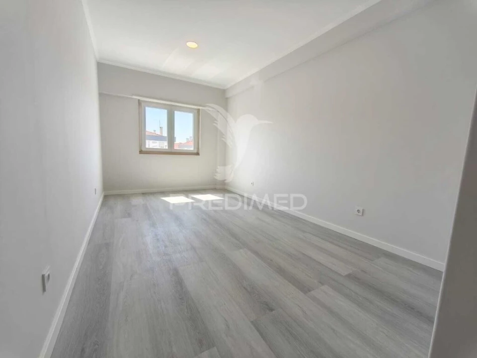 Apartamento T4 para Venda em Amora Foto 18