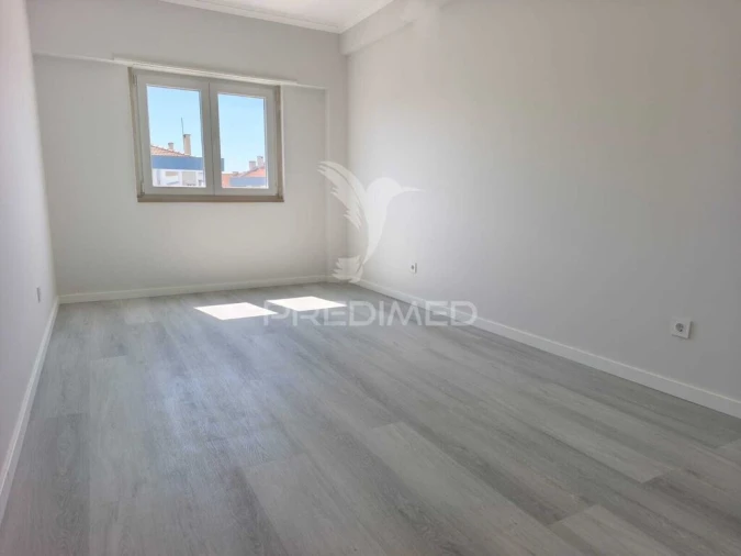 Apartamento T4 para Venda em Amora Foto 17