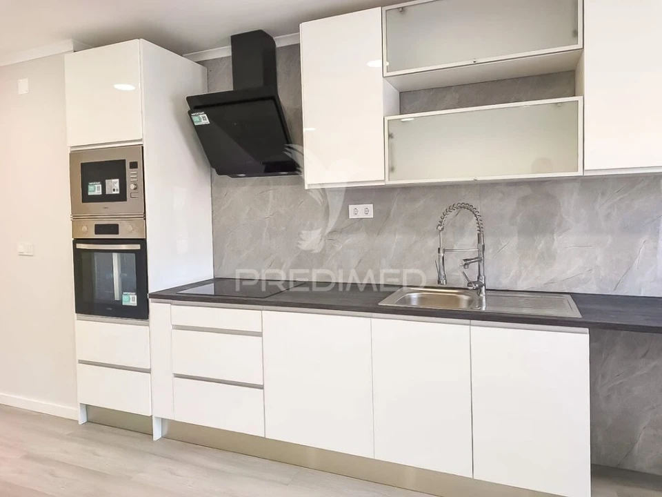 Apartamento T4 para Venda em Amora Foto 3