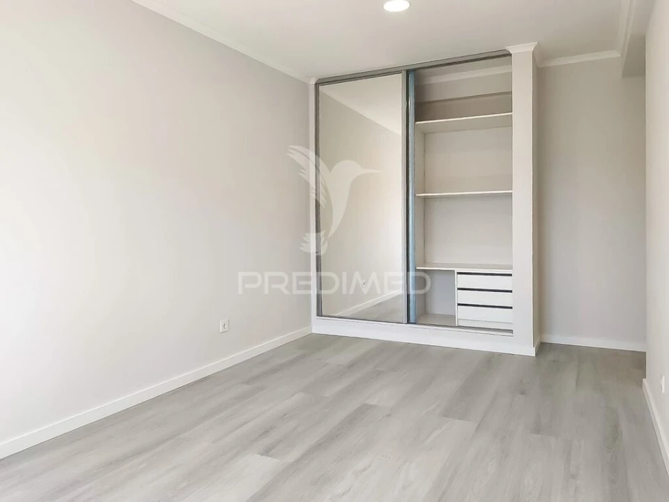 Apartamento T4 para Venda em Amora Foto 17