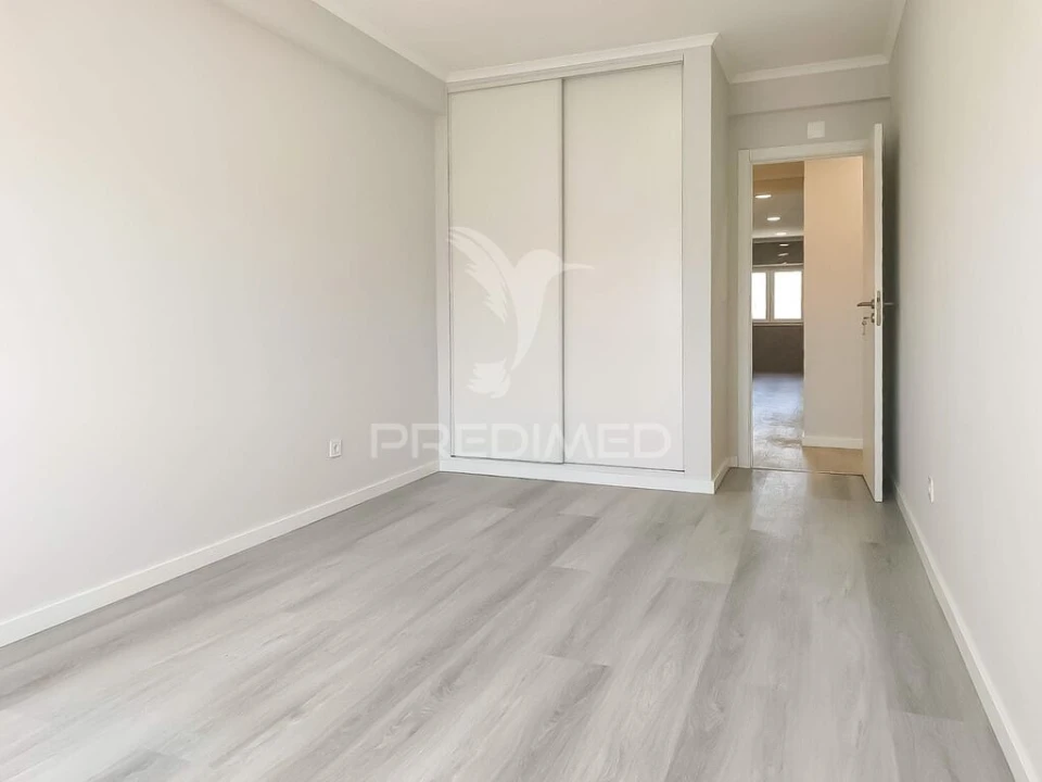 Apartamento T4 para Venda em Amora Foto 12