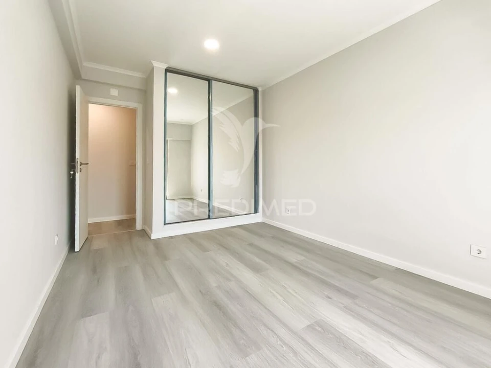 Apartamento T4 para Venda em Amora Foto 14