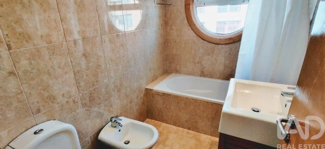 Apartamento T1 para Venda em Santo António Foto 14
