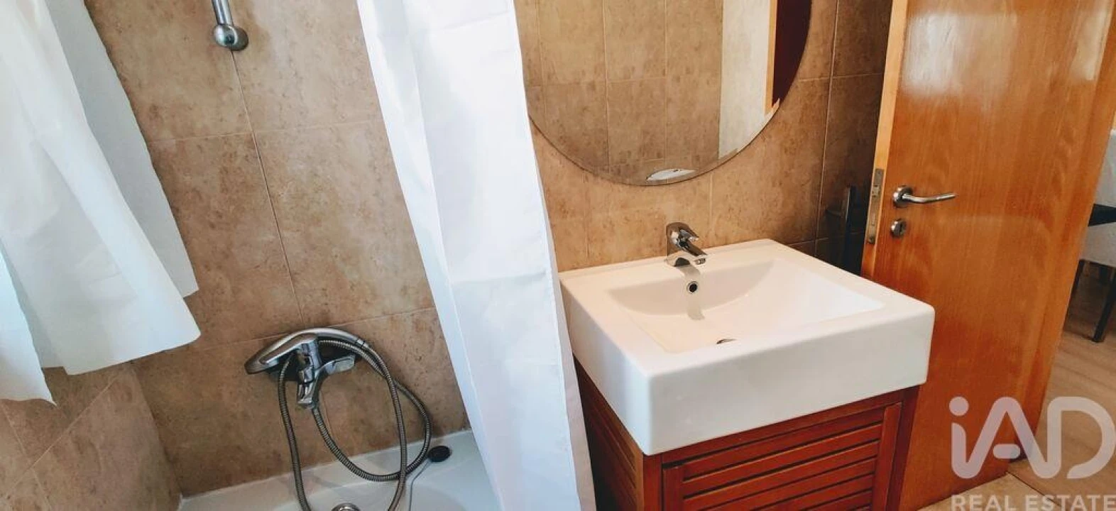 Apartamento T1 para Venda em Santo António Foto 15