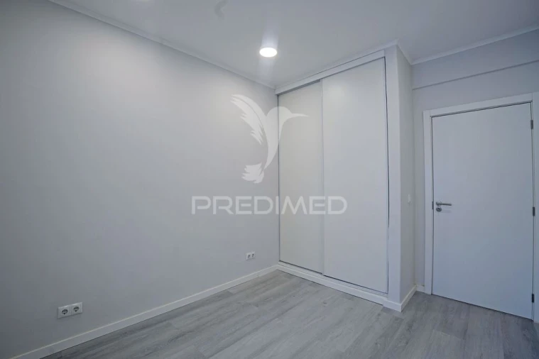 Apartamento T1 para Venda em Venteira Foto 8