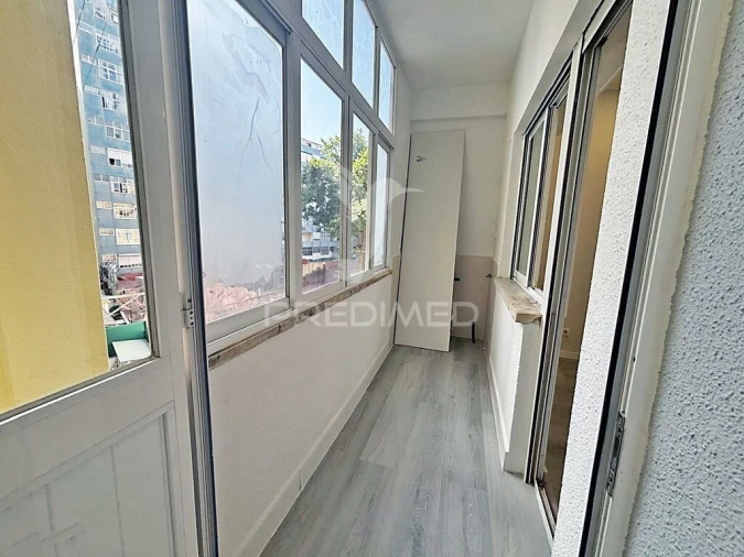 Apartamento T1 para Venda em Venteira Foto 7