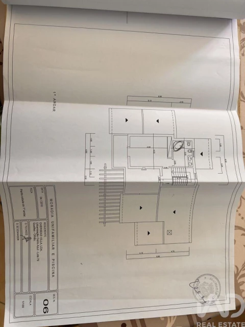 Moradia T4 para Venda em Quelfes