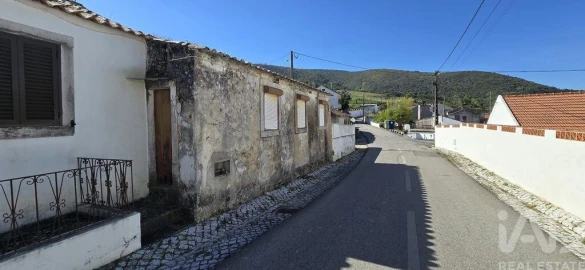Moradia T2 para Venda em Lamas e Cercal