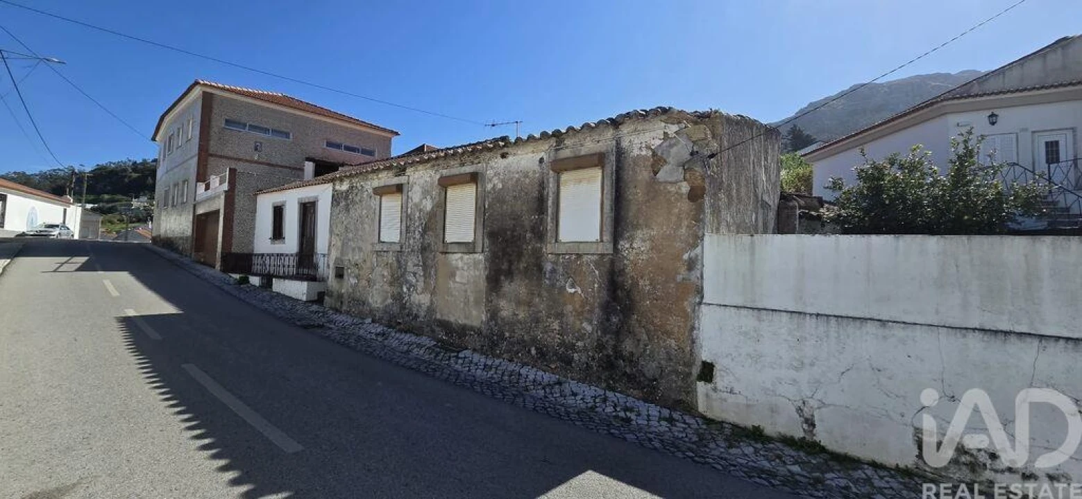 Moradia T2 para Venda em Lamas e Cercal Foto 4