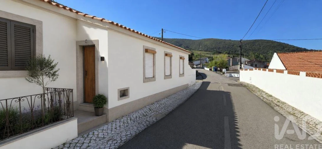Moradia T2 para Venda em Lamas e Cercal Foto 2