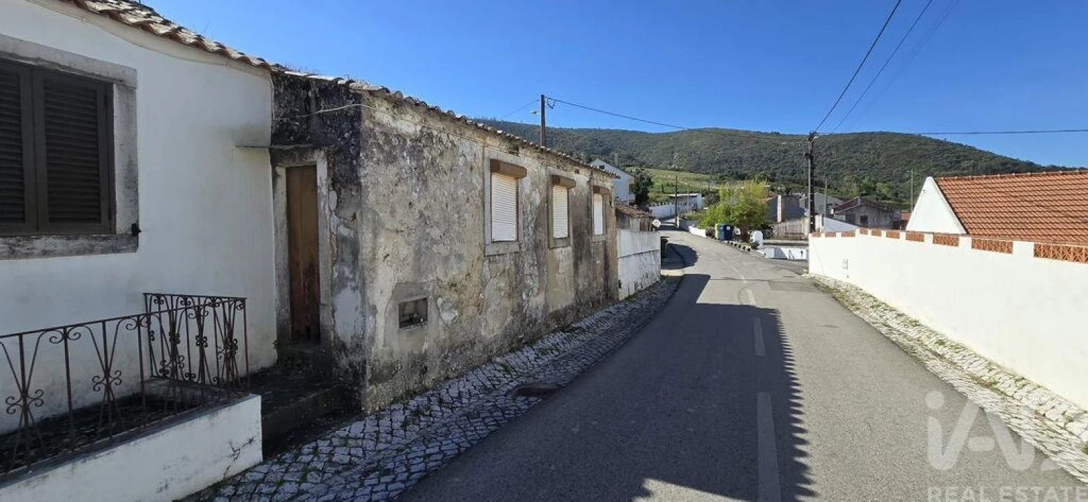 Moradia T2 para Venda em Lamas e Cercal Foto 3