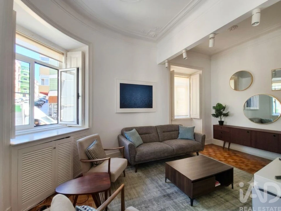 Apartamento T2 para Arrendamento em Santo António Foto 12