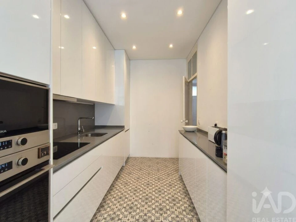 Apartamento T2 para Arrendamento em Santo António Foto 7