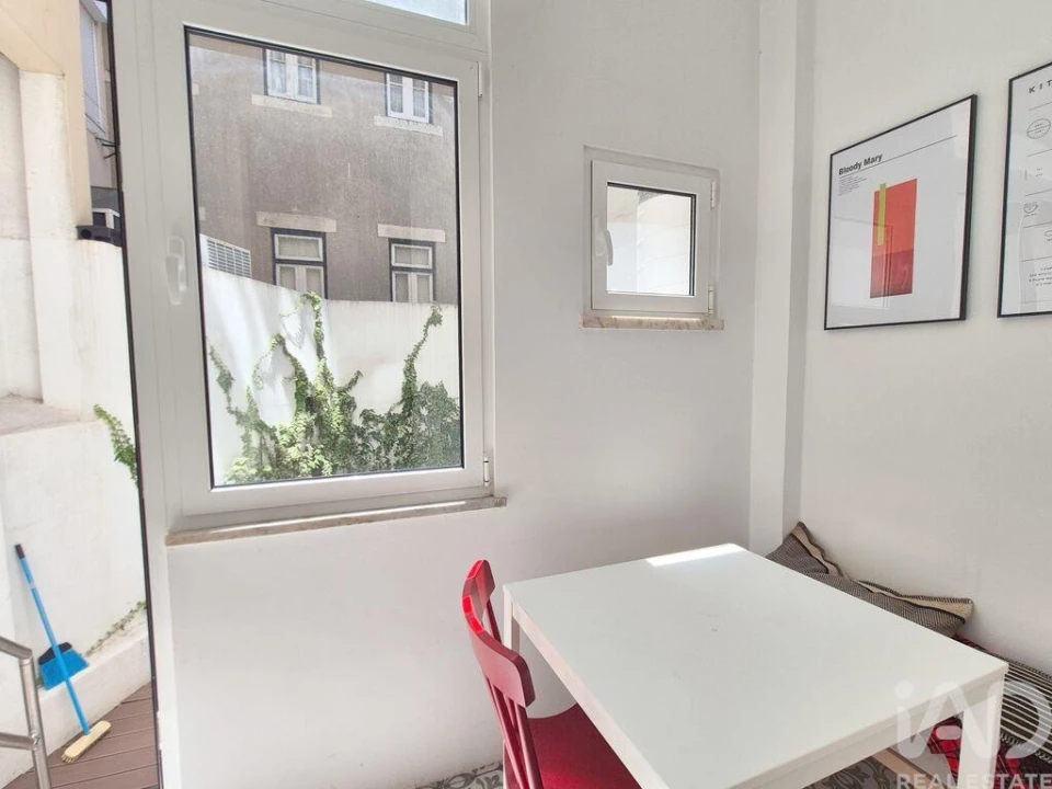 Apartamento T2 para Arrendamento em Santo António Foto 5