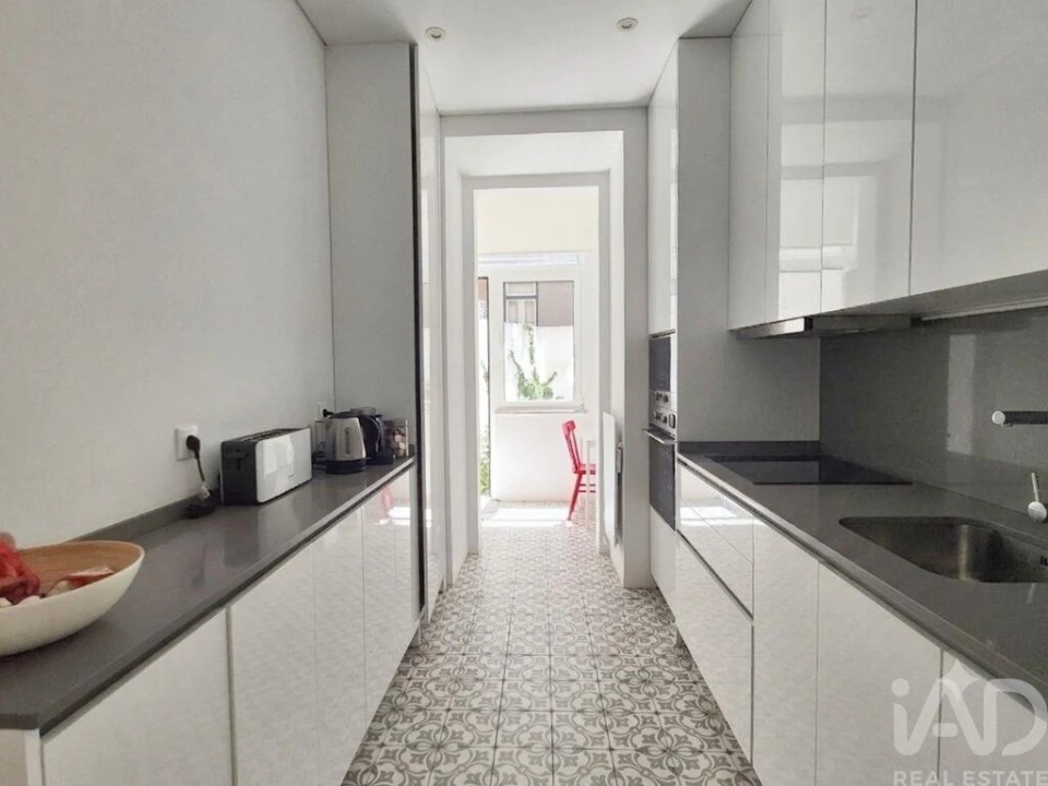 Apartamento T2 para Arrendamento em Santo António Foto 3