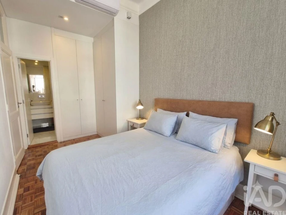 Apartamento T2 para Arrendamento em Santo António Foto 15