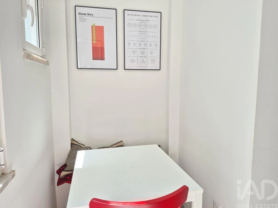 Apartamento T2 para Arrendamento em Santo António Foto 6