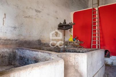 Armazém para Venda em Vilarinho dos Galegos e Ventozelo