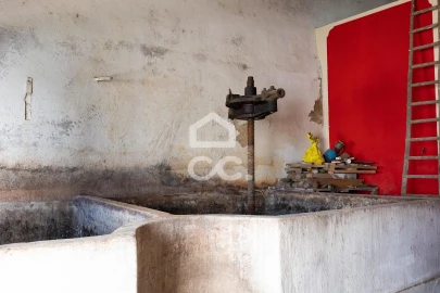 Armazém para Venda em Vilarinho dos Galegos e Ventozelo