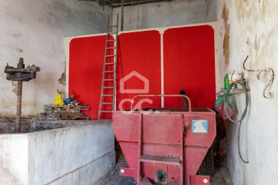 Armazém para Venda em Vilarinho dos Galegos e Ventozelo