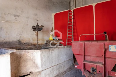 Armazém para Venda em Vilarinho dos Galegos e Ventozelo