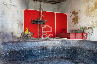Armazém para Venda em Vilarinho dos Galegos e Ventozelo