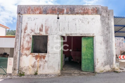 Armazém para Venda em Vilarinho dos Galegos e Ventozelo