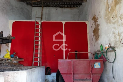 Armazém para Venda em Vilarinho dos Galegos e Ventozelo