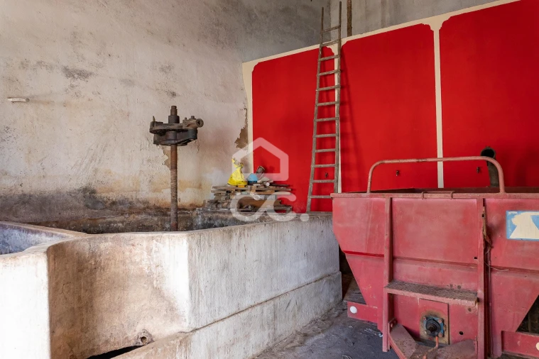 Armazém para Venda em Vilarinho dos Galegos e Ventozelo Foto 7