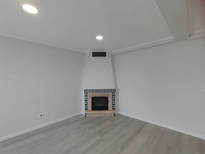 Apartamento T4 para Venda em Amora Foto 23