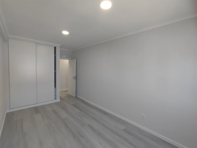 Apartamento T4 para Venda em Amora Foto 11