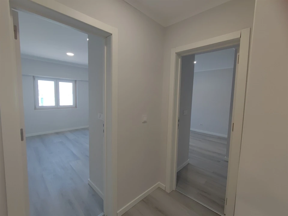 Apartamento T4 para Venda em Amora Foto 17