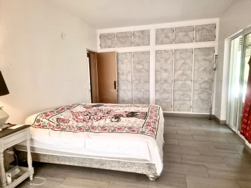 Moradia T5 para Venda em Moncarapacho e Fuseta
