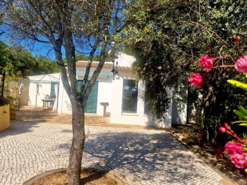 Moradia T5 para Venda em Moncarapacho e Fuseta