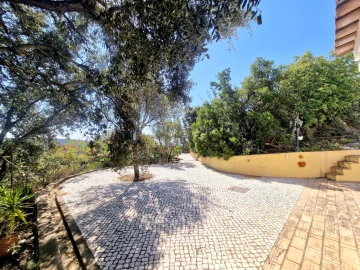 Moradia T5 para Venda em Moncarapacho e Fuseta