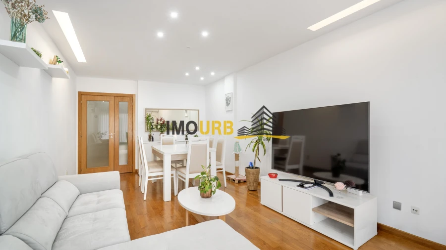 Apartamento T2 para Venda em Parceiros e Azoia