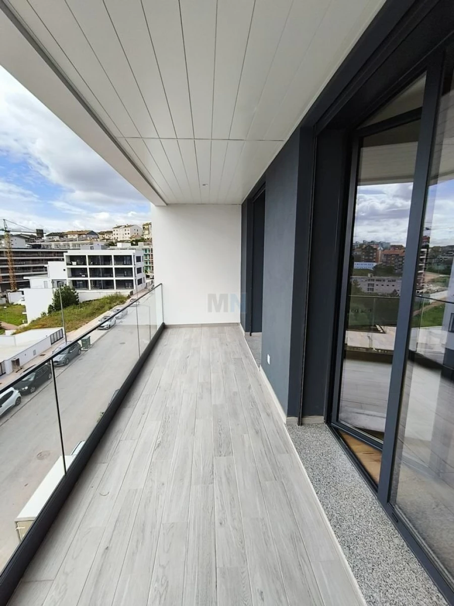 Apartamento T4 para Venda em Santo Antonio dos Olivais Foto 17