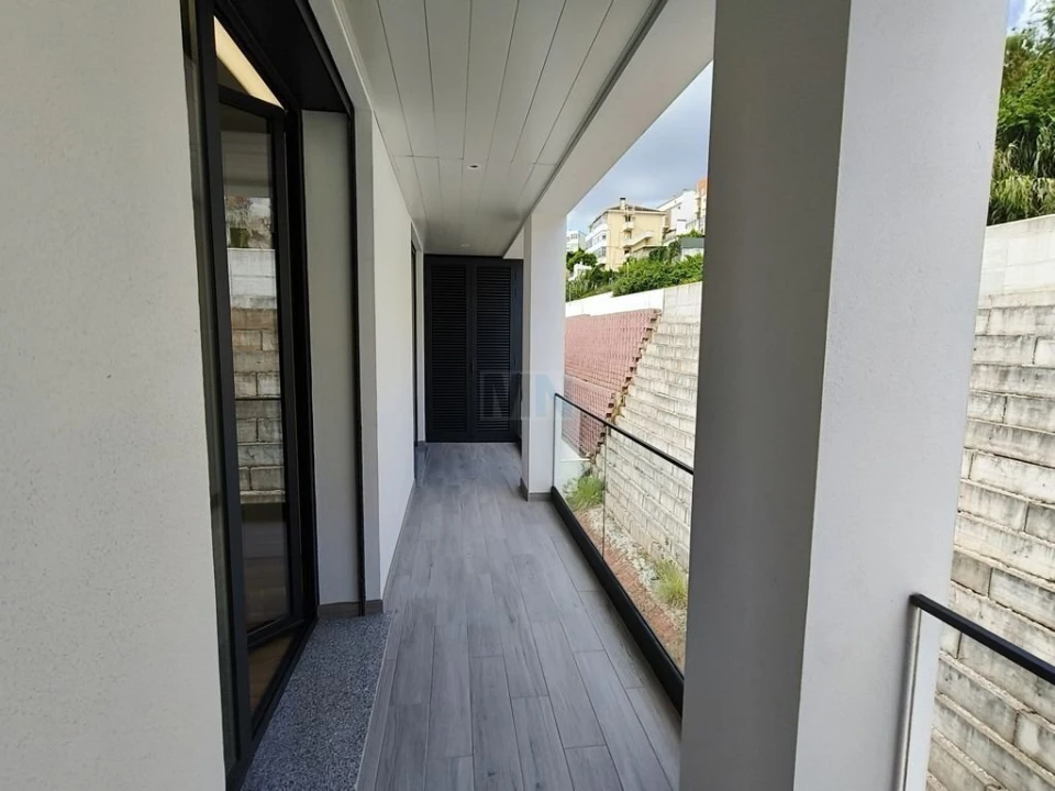 Apartamento T4 para Venda em Santo Antonio dos Olivais Foto 15