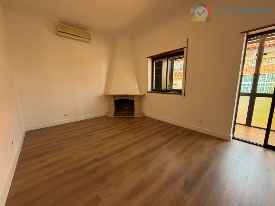 Apartamento T3 para Venda em Quinta do Conde Foto 5