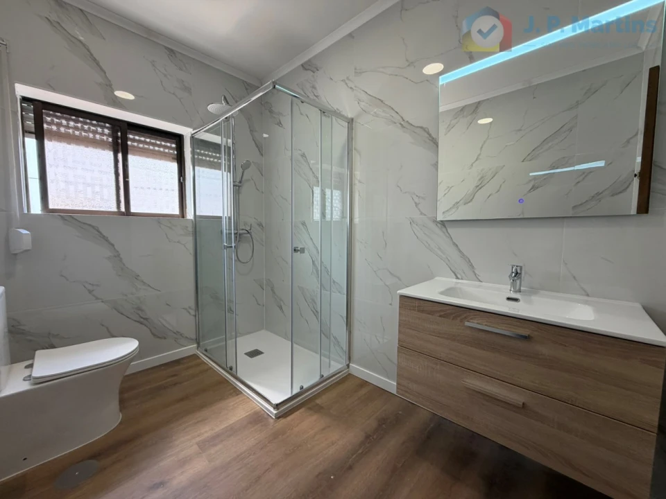 Apartamento T3 para Venda em Quinta do Conde Foto 16