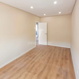 Apartamento T2 para Venda em Queluz e Belas