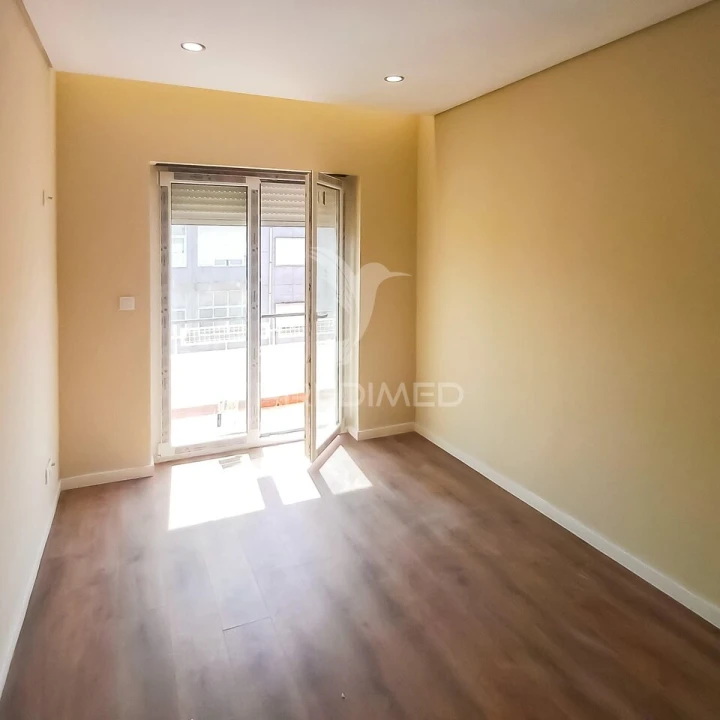 Apartamento T2 para Venda em Queluz e Belas Foto 9