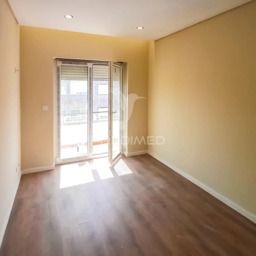 Apartamento T2 para Venda em Queluz e Belas Foto 9
