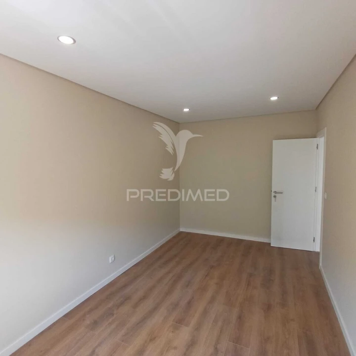 Apartamento T3 para Venda em Queluz e Belas Foto 16
