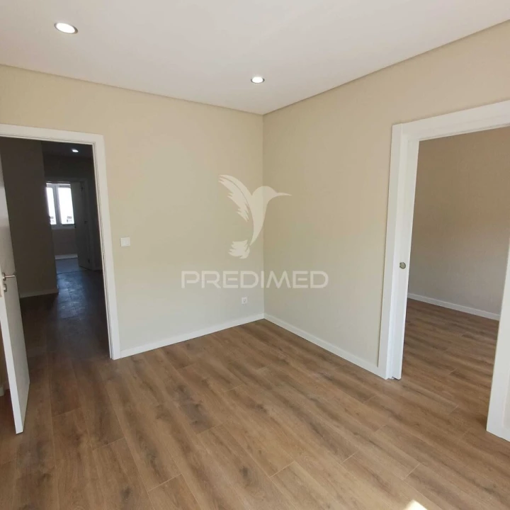 Apartamento T3 para Venda em Queluz e Belas Foto 21