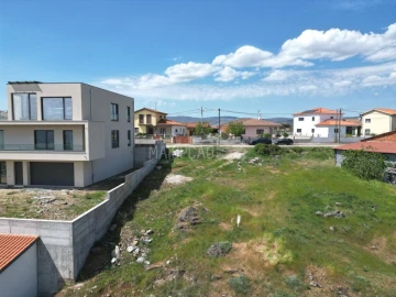 Terreno para Venda em São Pedro de Serracenos