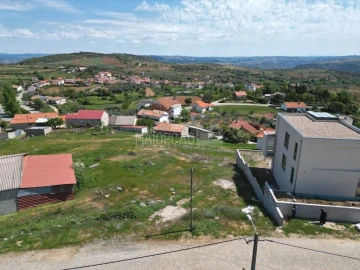 Terreno para Venda em São Pedro de Serracenos